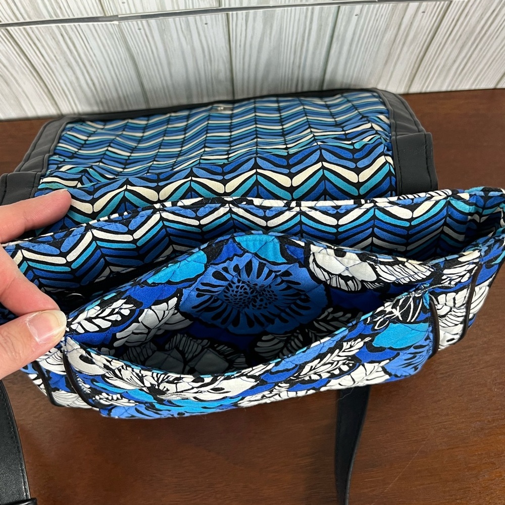 Vera Bradley " Blue Bayou" Handbag - Picture 4 of 7